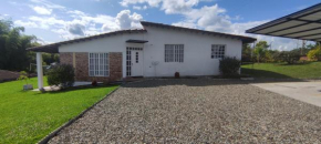 Simplicidad Campestre: Casa para Desconectar